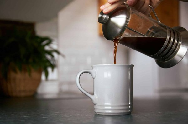 Comment choisir une cafetière programmable pour un café prêt à votre réveil?